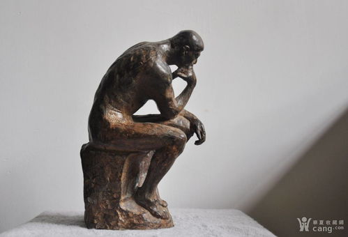 時(shí)光沉淀的藝術(shù) 手工黃銅《沉思者》雕件與石雕的永恒對(duì)話